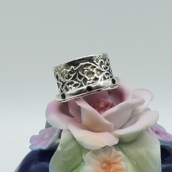 Didae Sterling Spinner Band Ring with Garnets Size 7 ⬇️PRICE DROP⬇️ - Picture 9 of 16